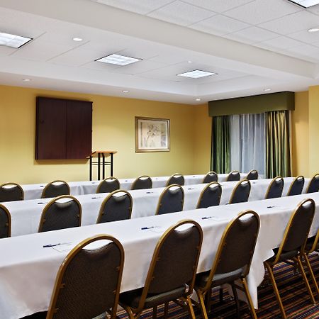 Holiday Inn Express Richmond-Brandermill-Hull Street By Ihg Esterno foto