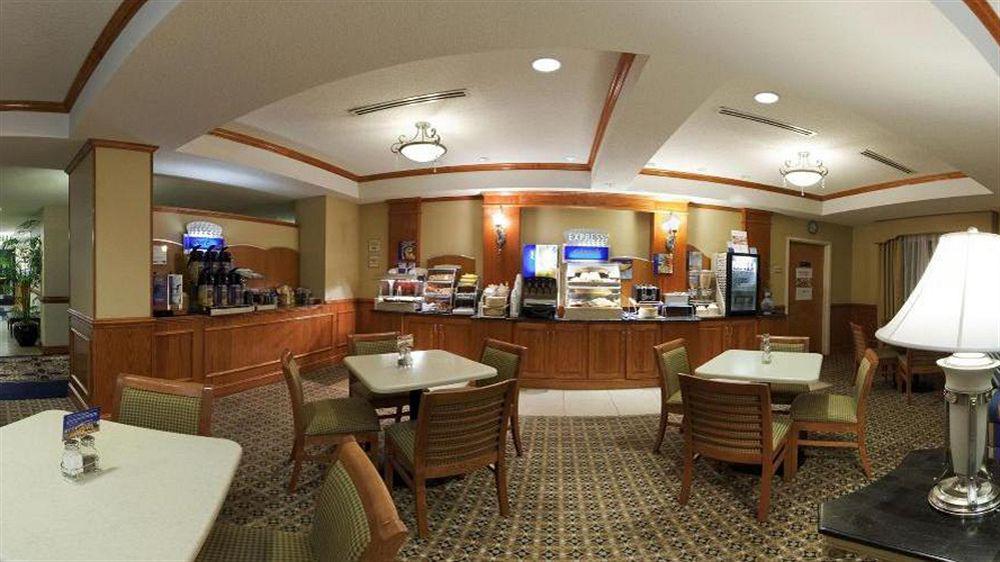 Holiday Inn Express Richmond-Brandermill-Hull Street By Ihg Esterno foto