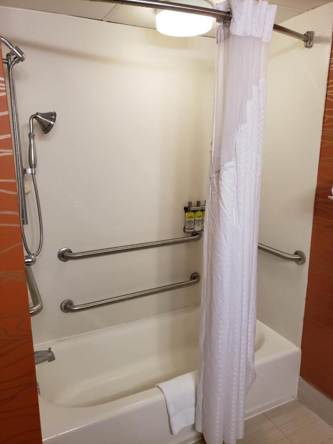 Holiday Inn Express Richmond-Brandermill-Hull Street By Ihg Esterno foto