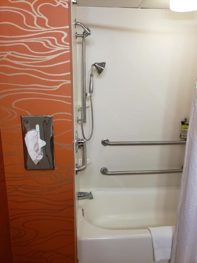 Holiday Inn Express Richmond-Brandermill-Hull Street By Ihg Esterno foto
